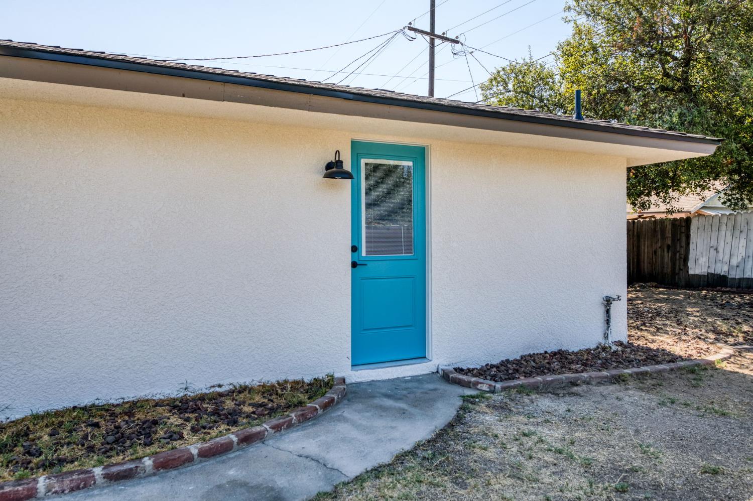 1025 W Fedora Ave, Fresno, CA 93705