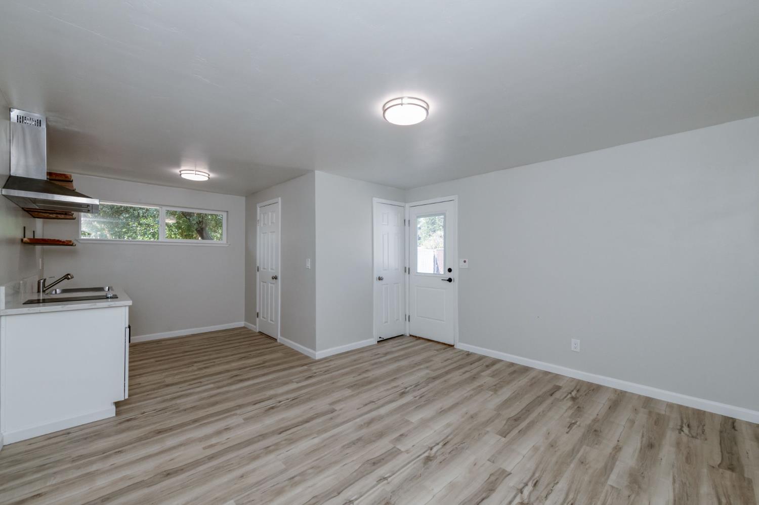 1025 W Fedora Ave, Fresno, CA 93705