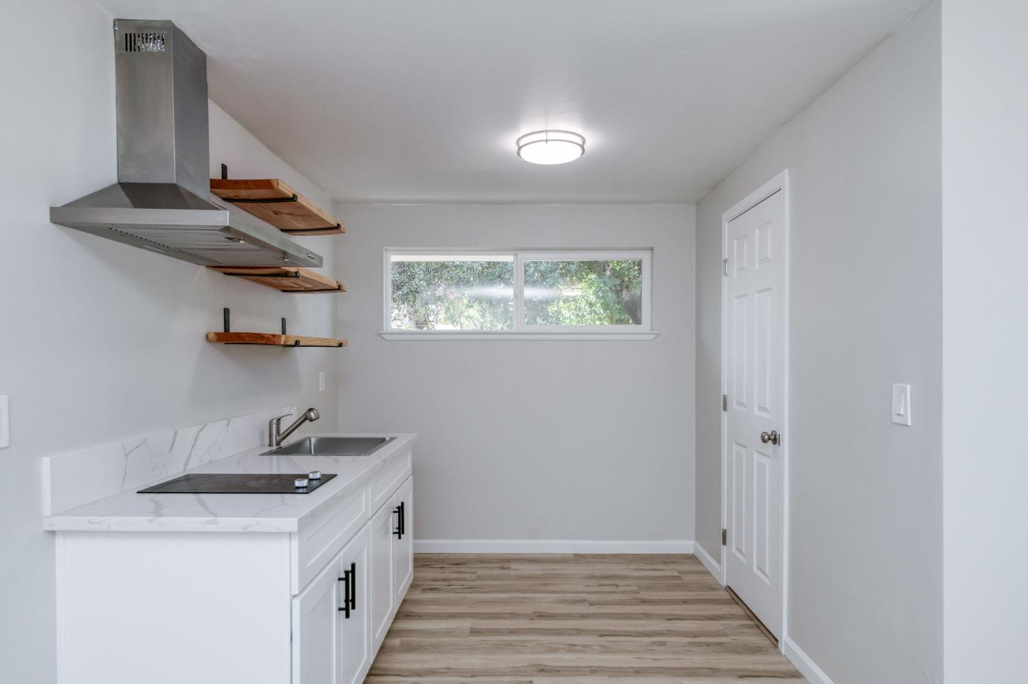 1025 W Fedora Ave, Fresno, CA 93705