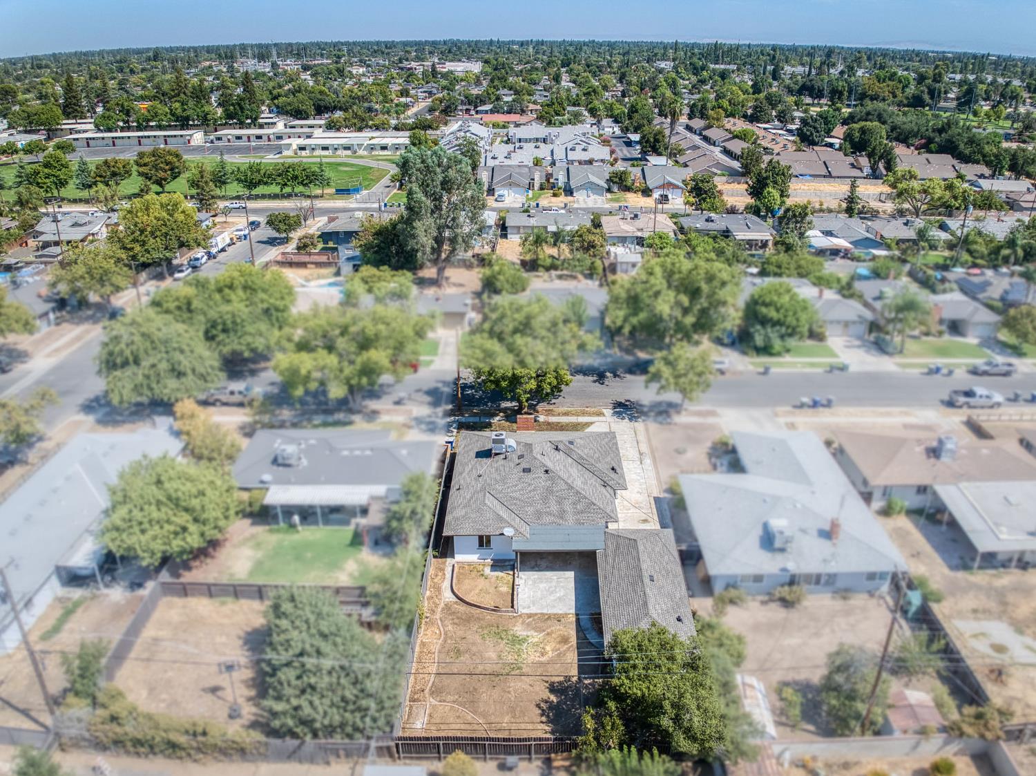 1025 W Fedora Ave, Fresno, CA 93705