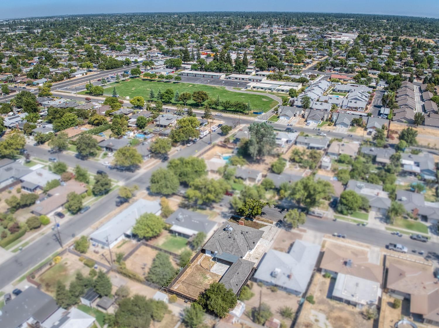 1025 W Fedora Ave, Fresno, CA 93705