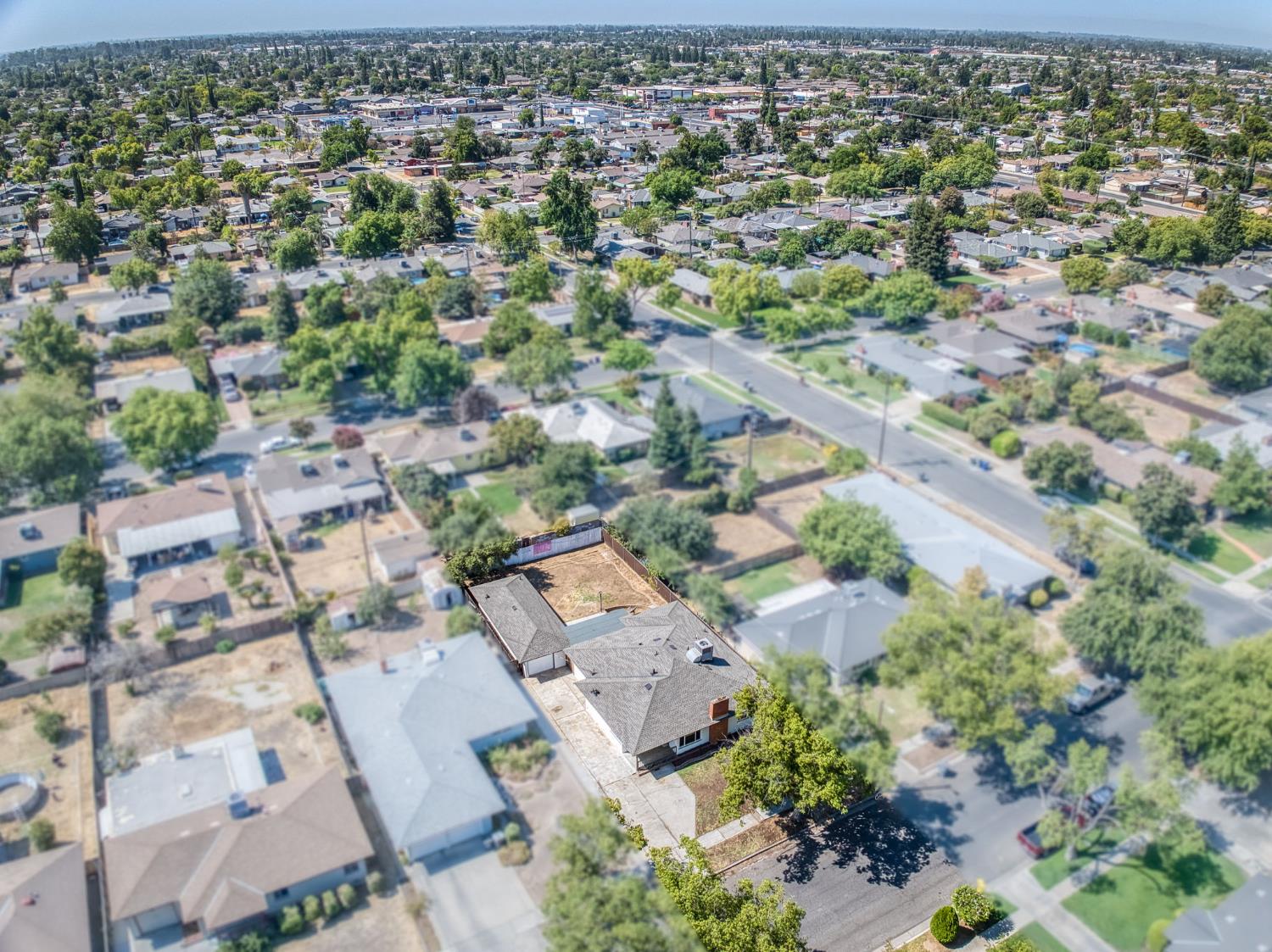1025 W Fedora Ave, Fresno, CA 93705