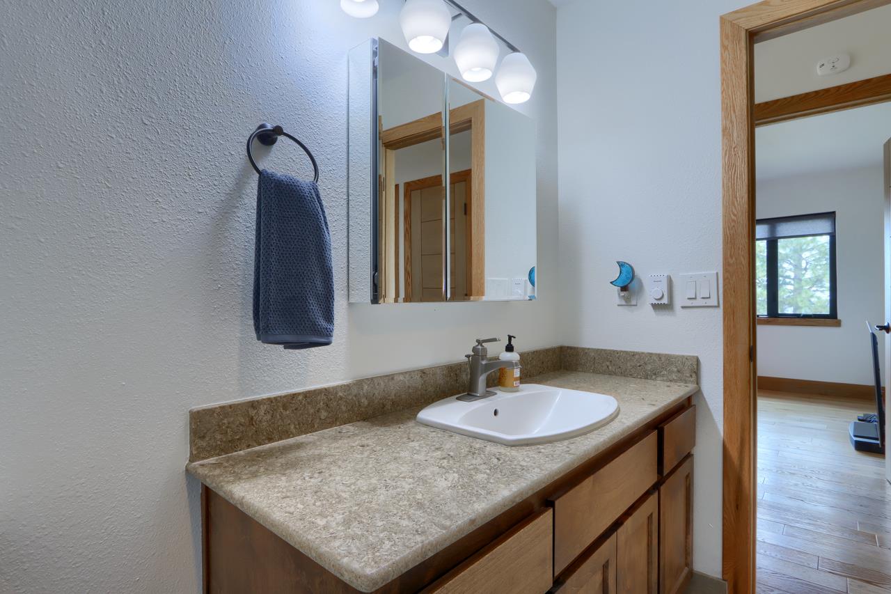 5767 El Capitan, Mariposa, CA 95338