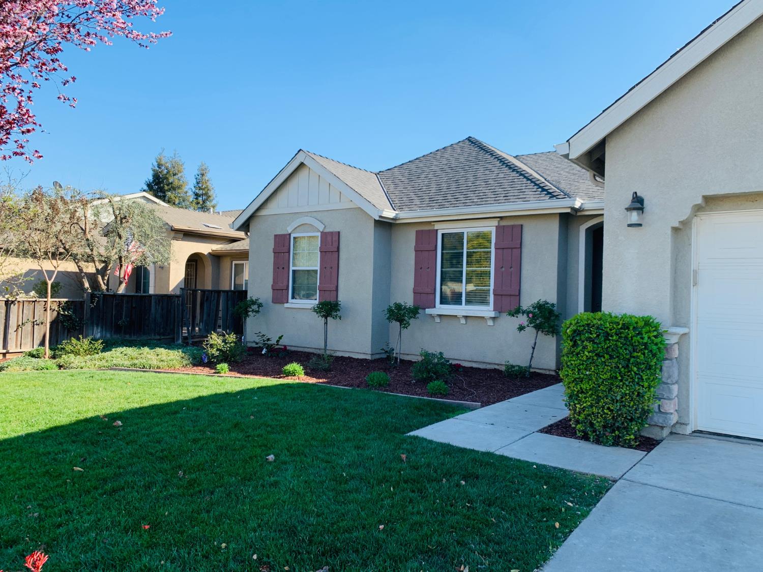 5401 W University Ave, Fresno, CA 93722