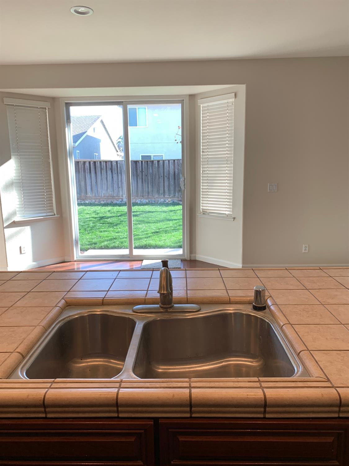 5401 W University Ave, Fresno, CA 93722