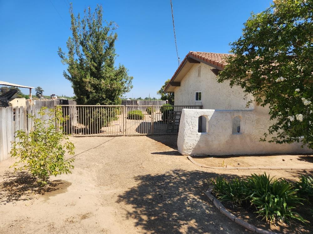 11736 W Jensen Ave, Kerman, CA 93630
