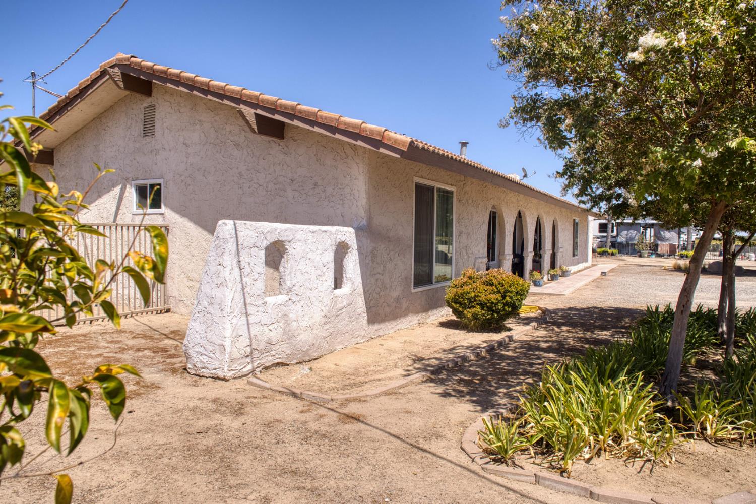 11736 W Jensen Ave, Kerman, CA 93630
