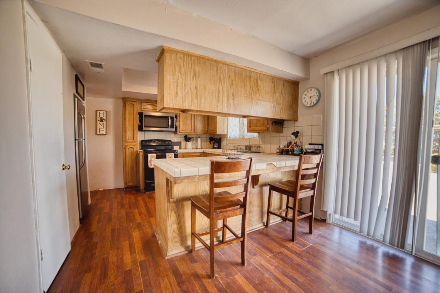 11736 W Jensen Ave, Kerman, CA 93630