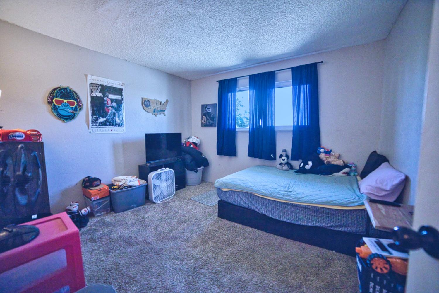 11736 W Jensen Ave, Kerman, CA 93630