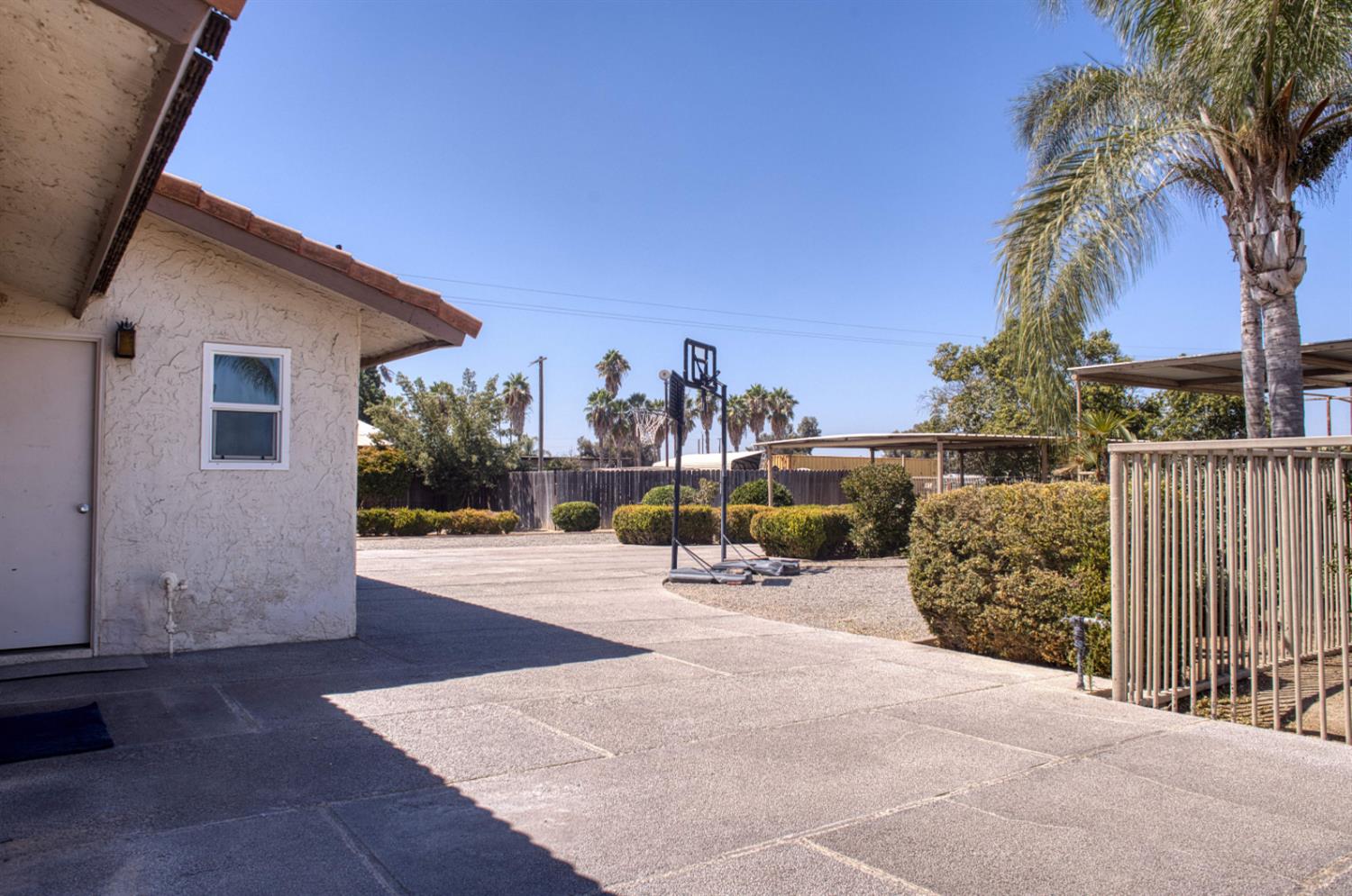 11736 W Jensen Ave, Kerman, CA 93630