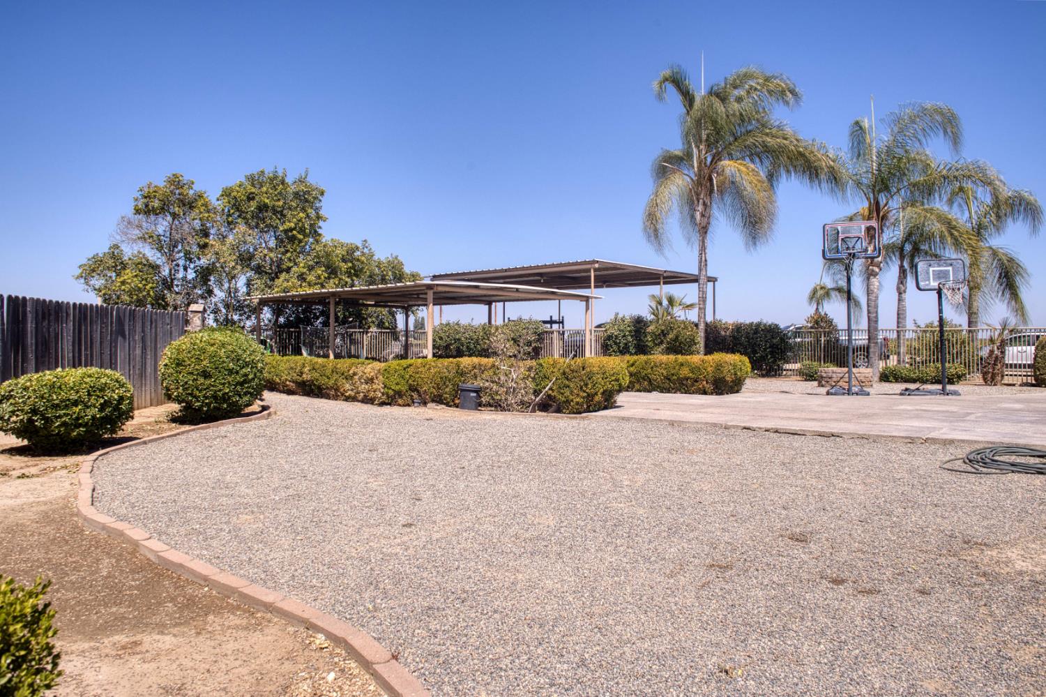 11736 W Jensen Ave, Kerman, CA 93630