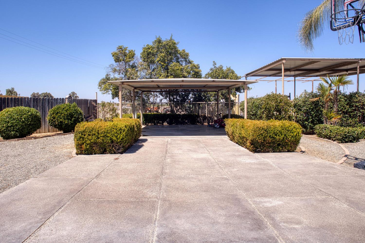 11736 W Jensen Ave, Kerman, CA 93630