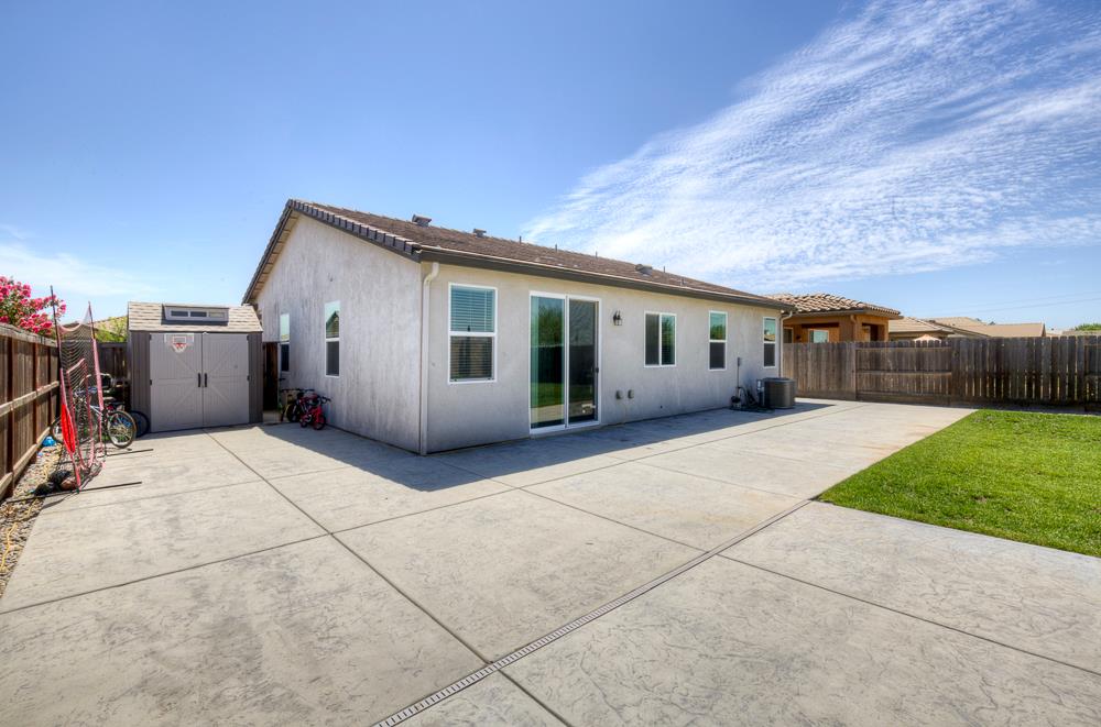 3609 Pacifica Dr, Madera, CA 93637