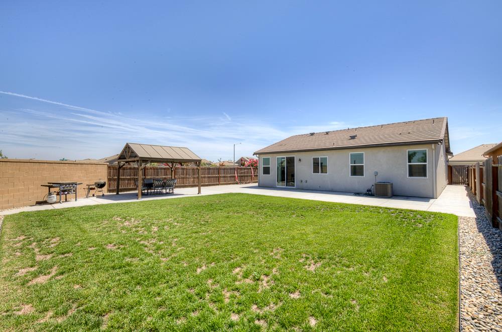 3609 Pacifica Dr, Madera, CA 93637