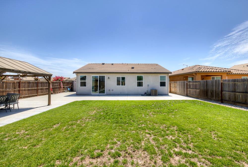 3609 Pacifica Dr, Madera, CA 93637