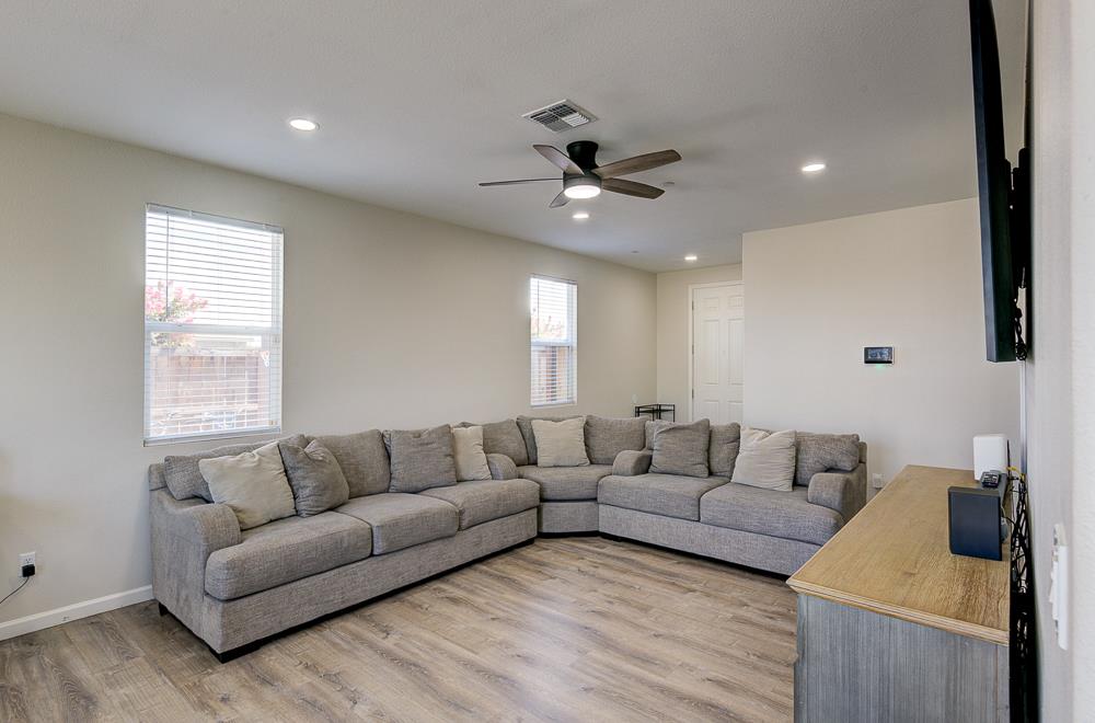 3609 Pacifica Dr, Madera, CA 93637