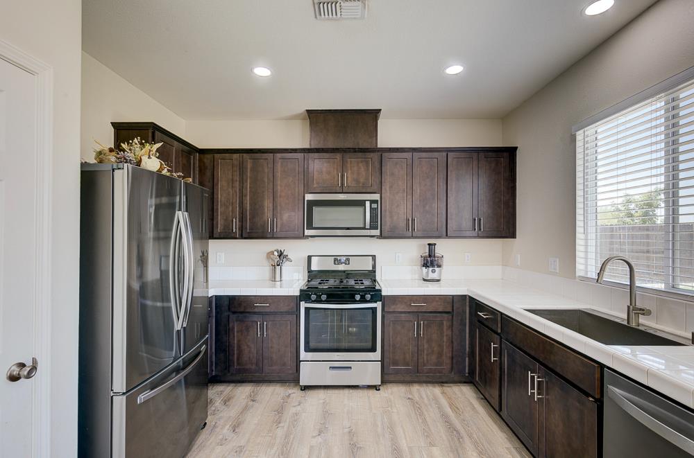 3609 Pacifica Dr, Madera, CA 93637