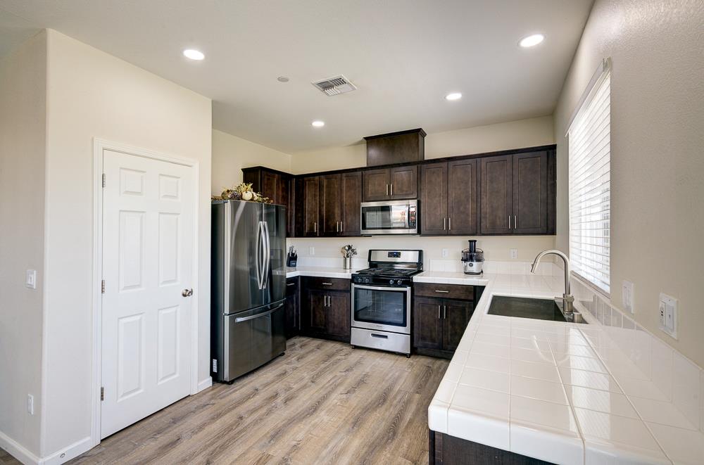 3609 Pacifica Dr, Madera, CA 93637
