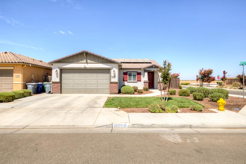 3609 Pacifica Dr, Madera, CA 93637