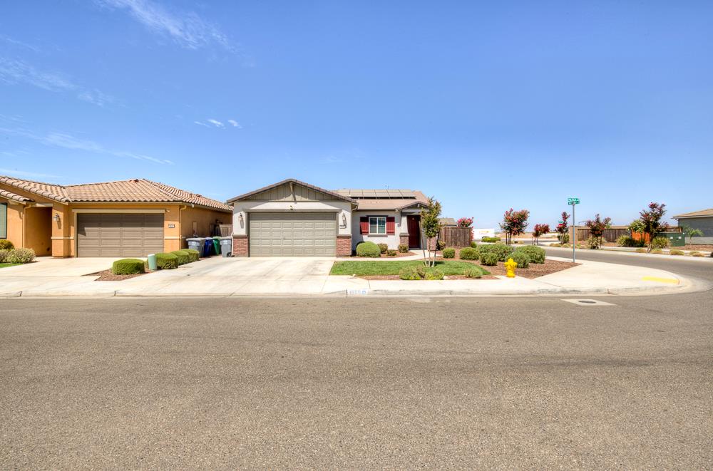 3609 Pacifica Dr, Madera, CA 93637