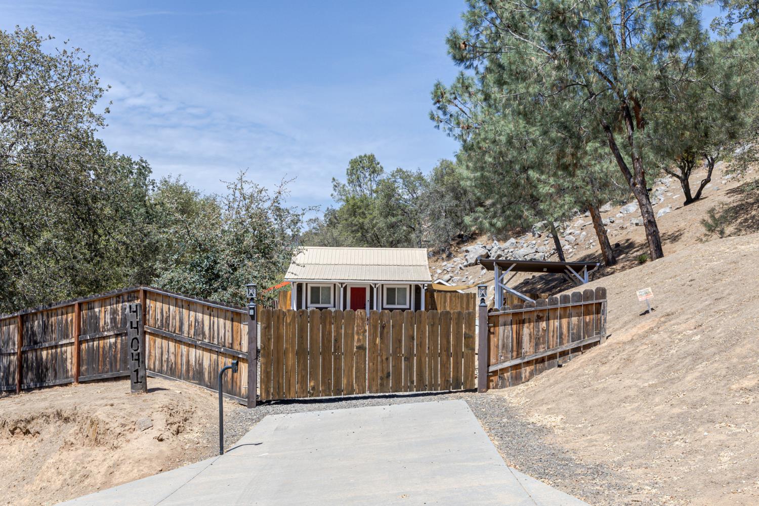 44041 Trabuco Rd, Coarsegold, CA 93614