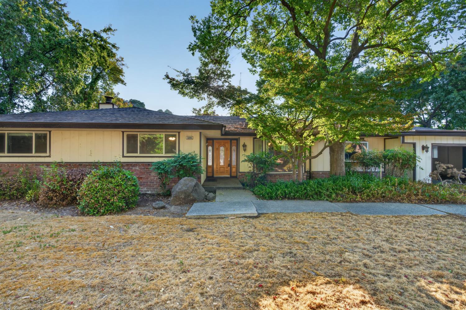 5646 N Lafayette Ave, Fresno, CA 93711