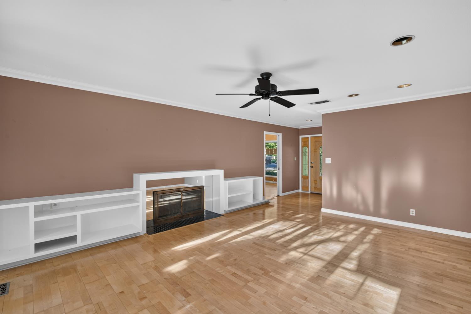 5646 N Lafayette Ave, Fresno, CA 93711
