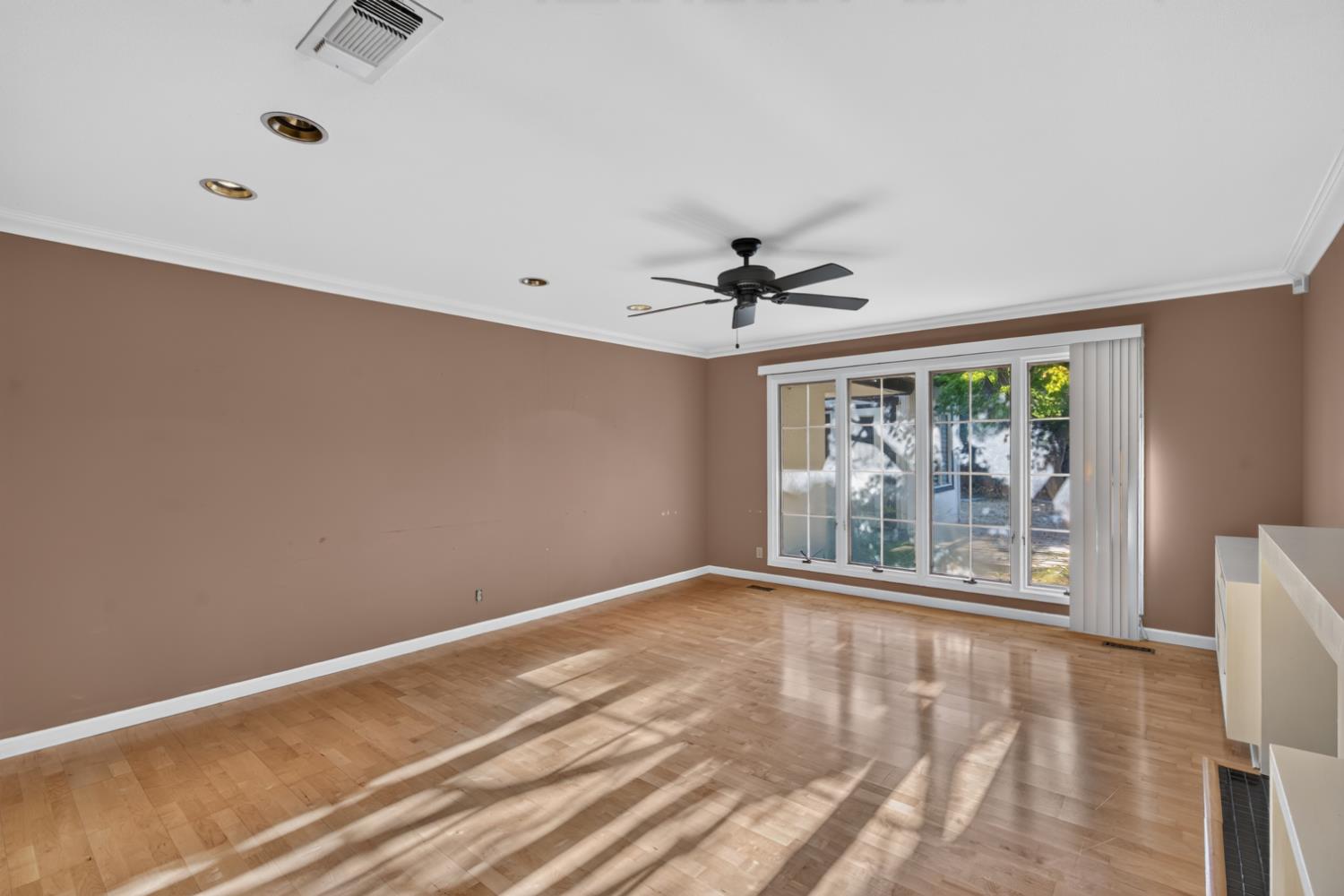 5646 N Lafayette Ave, Fresno, CA 93711
