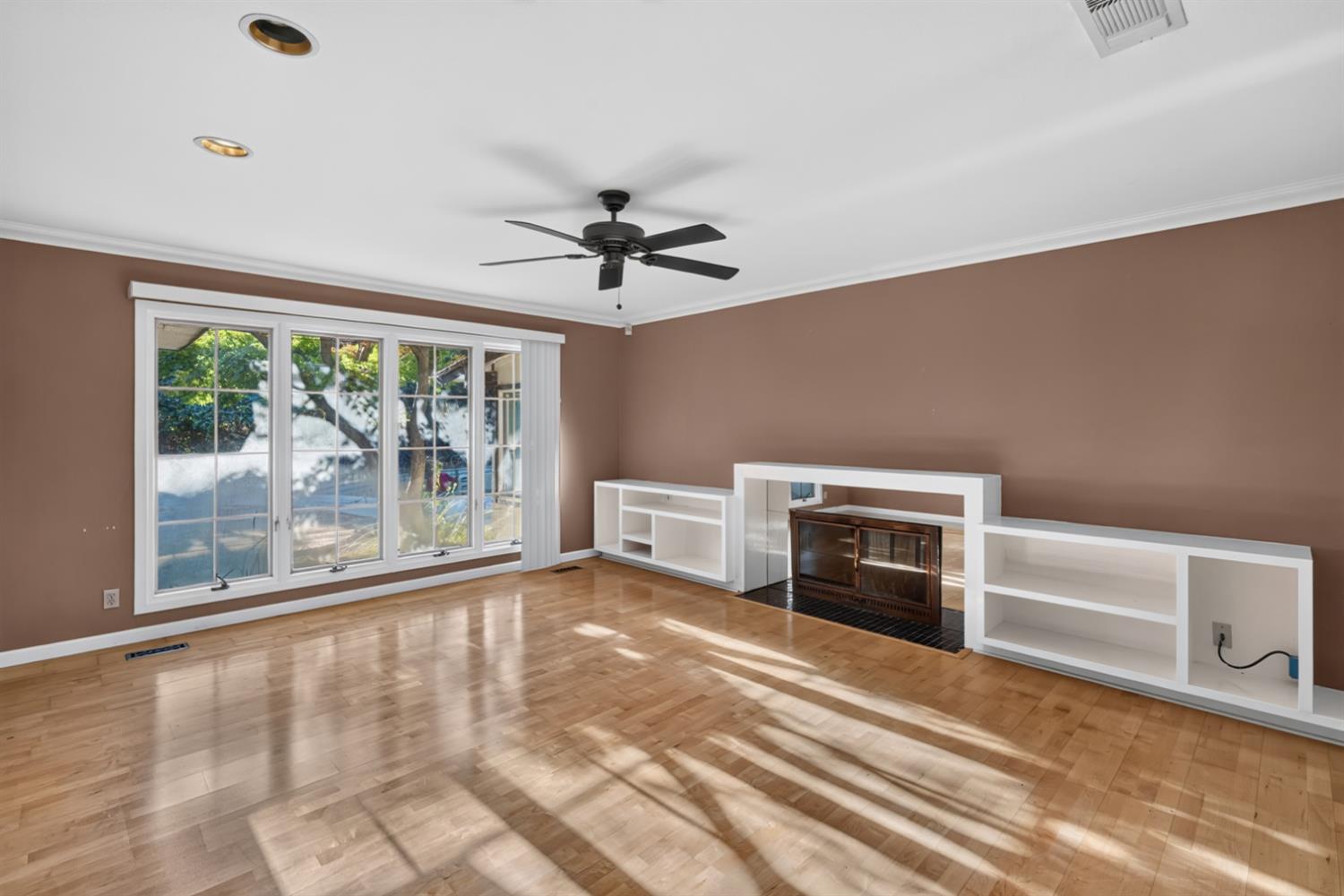 5646 N Lafayette Ave, Fresno, CA 93711