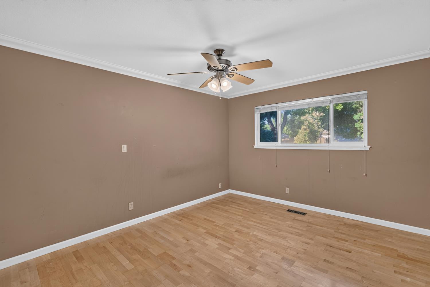 5646 N Lafayette Ave, Fresno, CA 93711