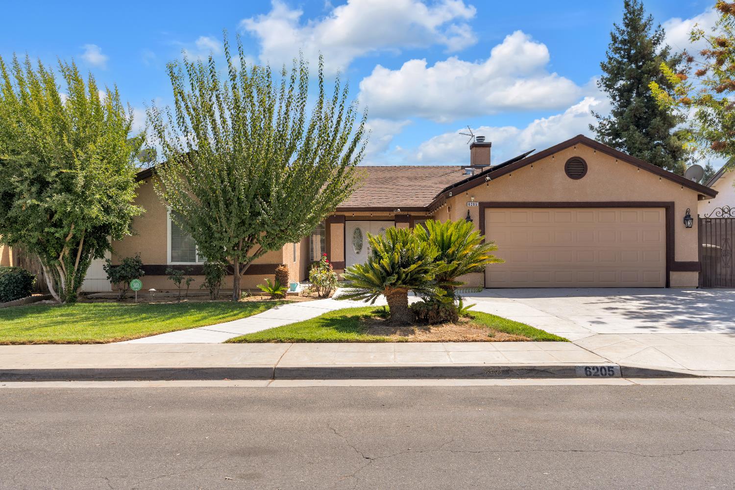 6205 W San Ramon Ave, Fresno, CA 93723