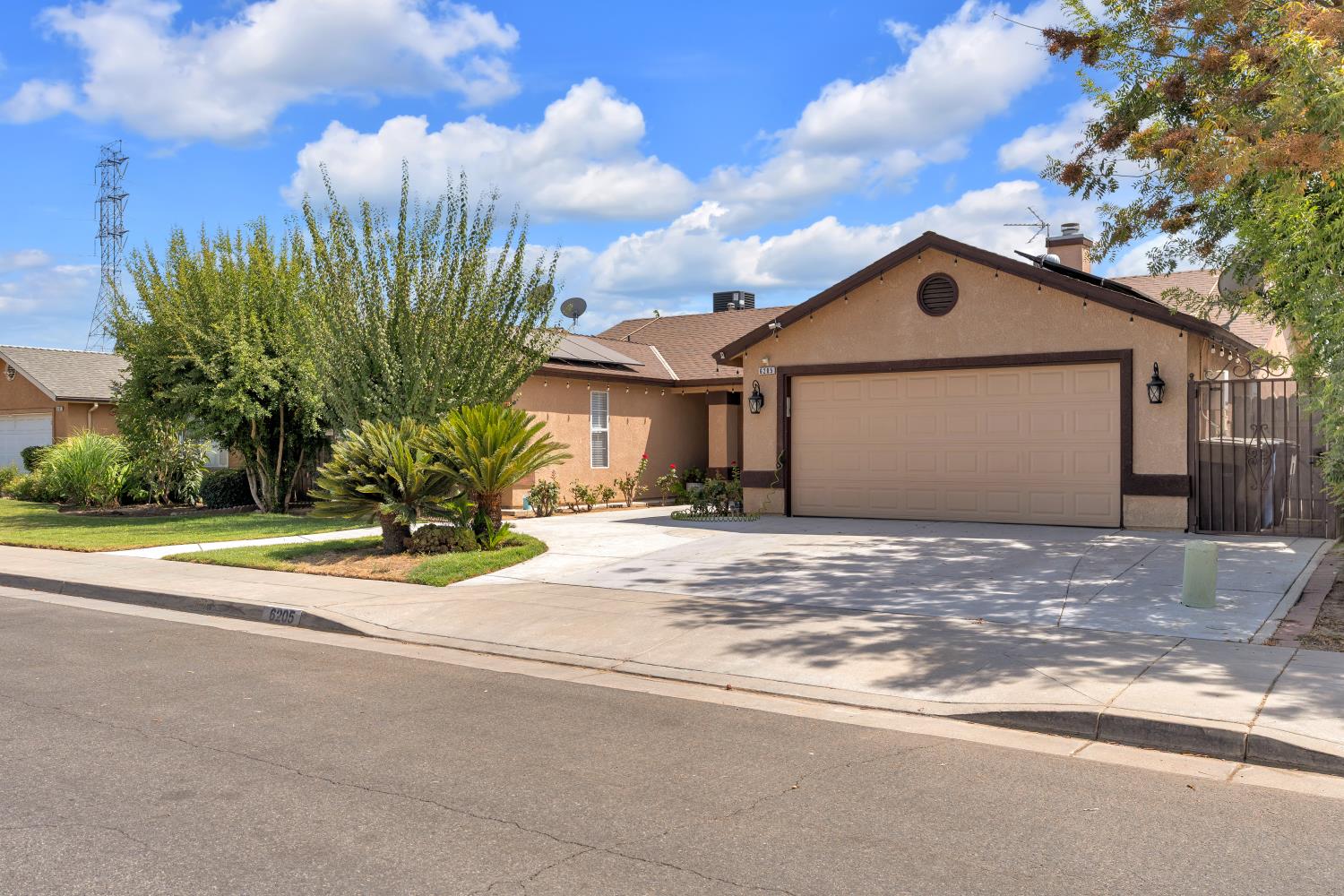 6205 W San Ramon Ave, Fresno, CA 93723