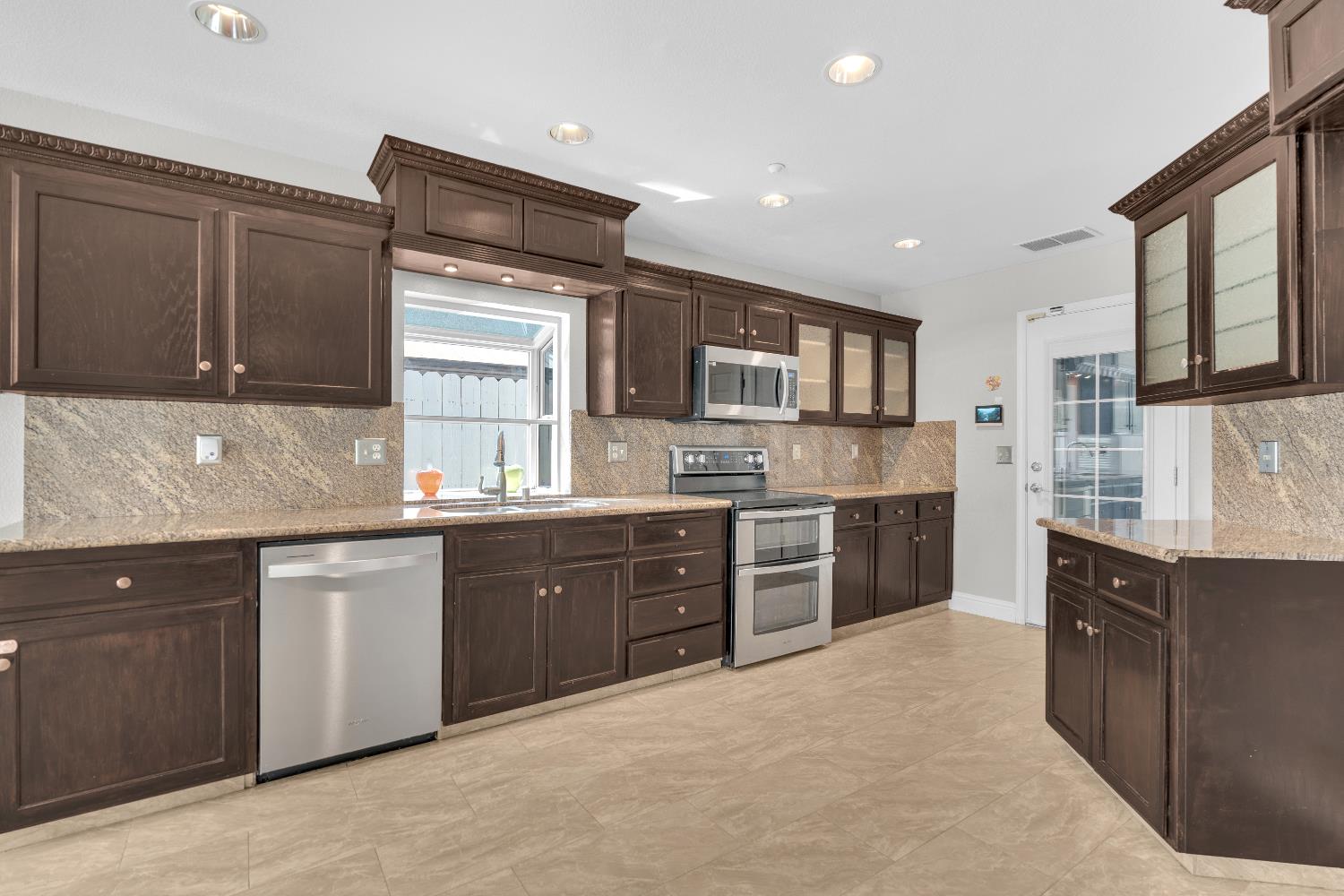 6205 W San Ramon Ave, Fresno, CA 93723