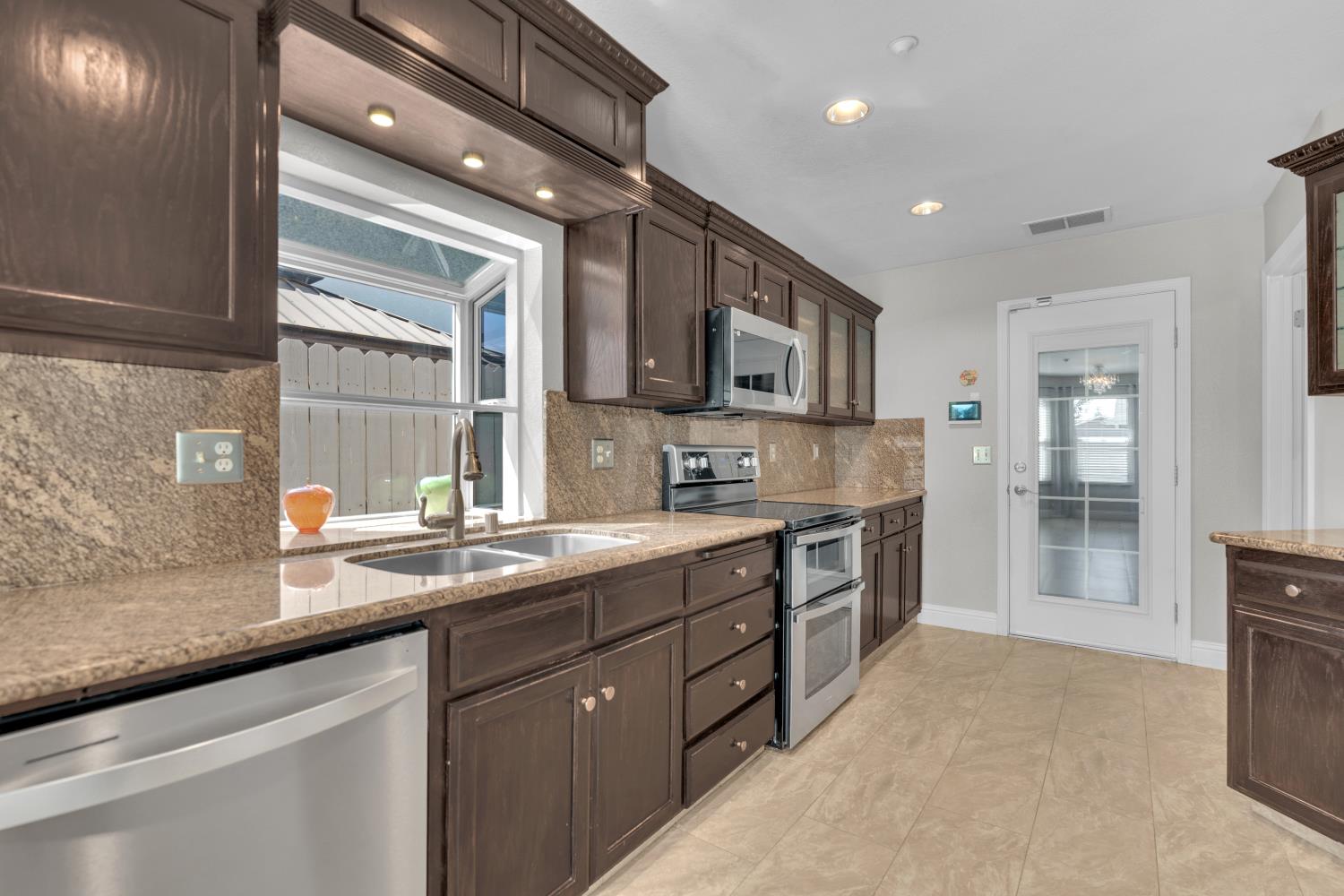 6205 W San Ramon Ave, Fresno, CA 93723