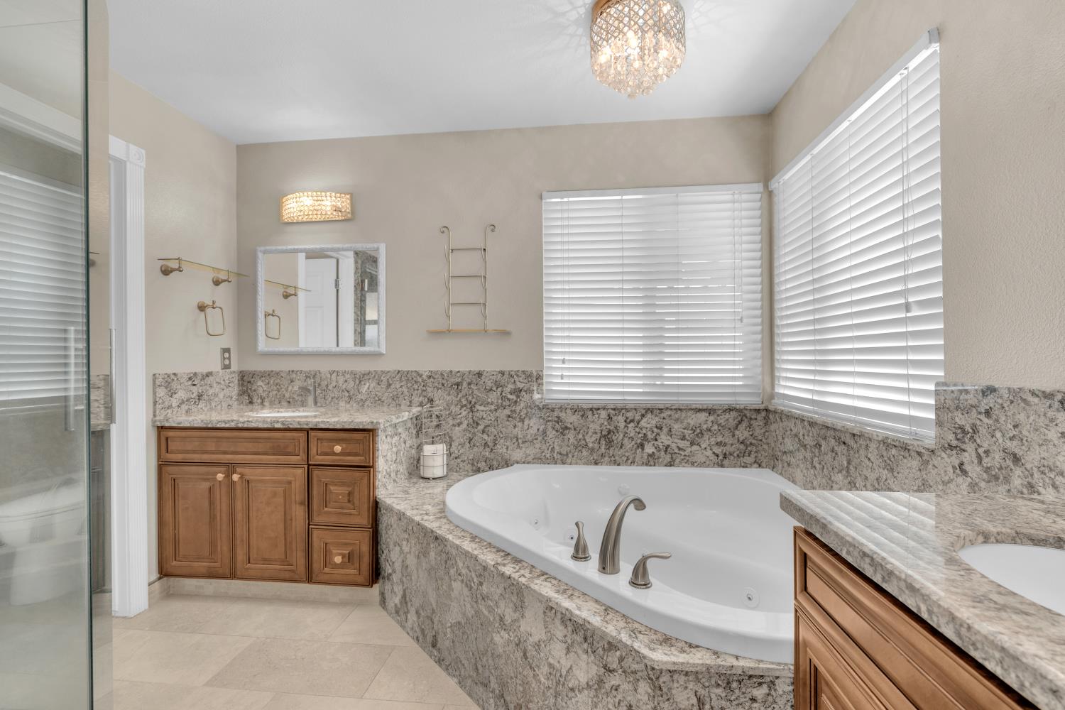 6205 W San Ramon Ave, Fresno, CA 93723