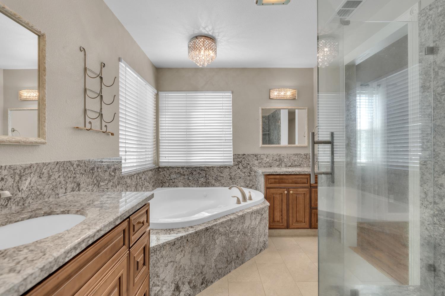 6205 W San Ramon Ave, Fresno, CA 93723
