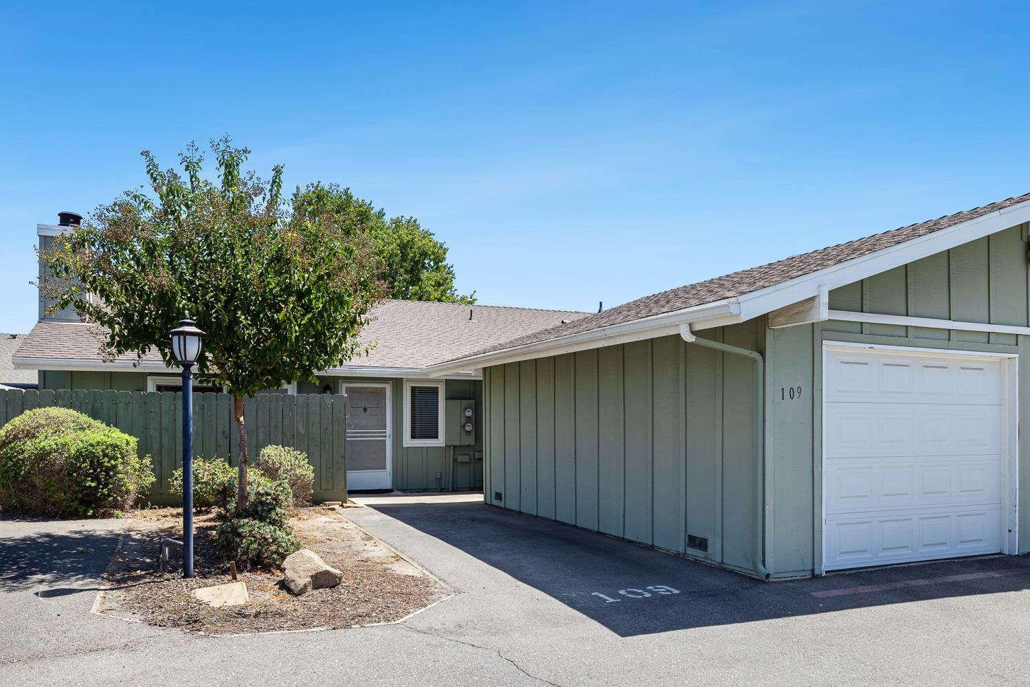 297 E Bullard Ave #109, Fresno, CA 93710