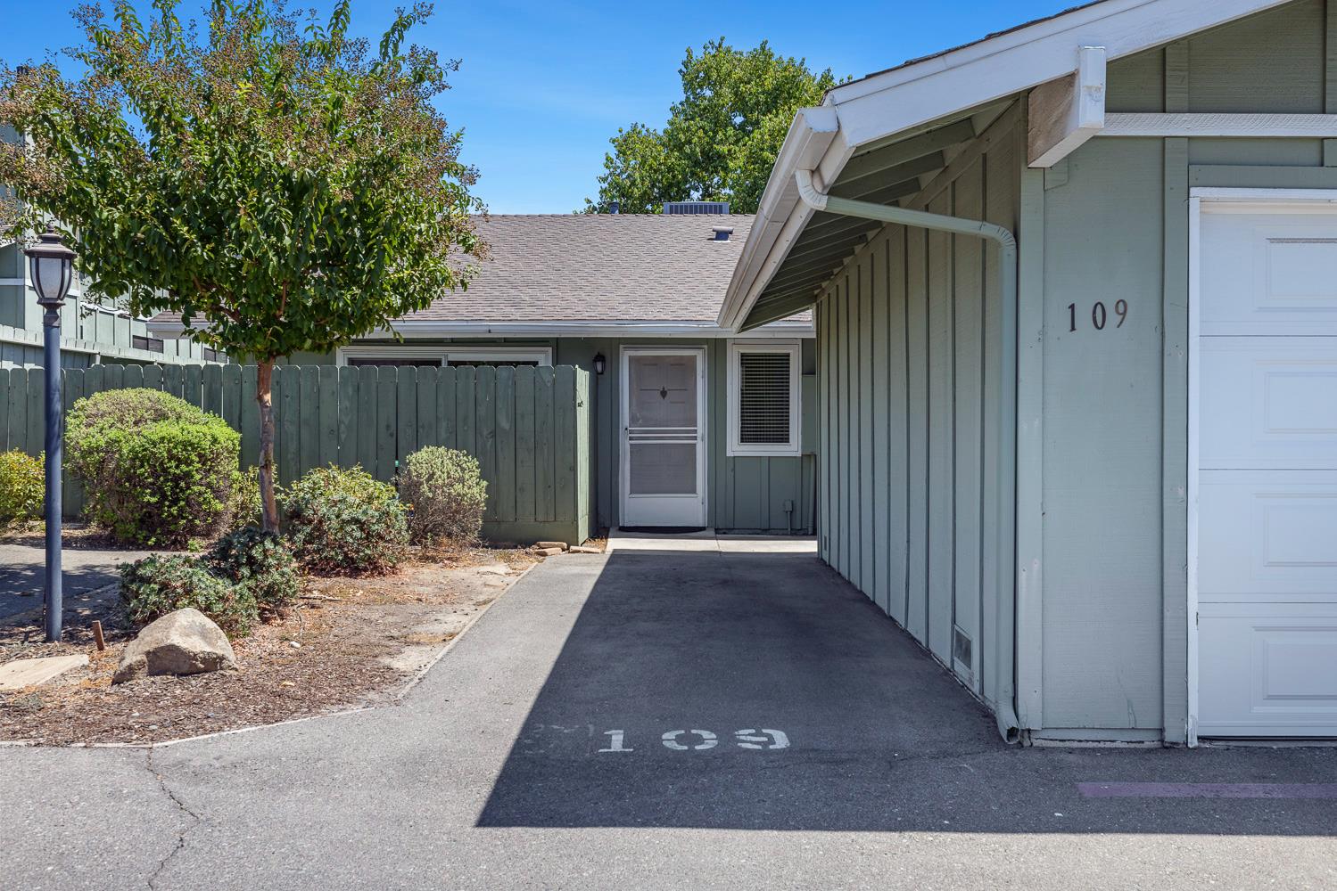 297 E Bullard Ave #109, Fresno, CA 93710