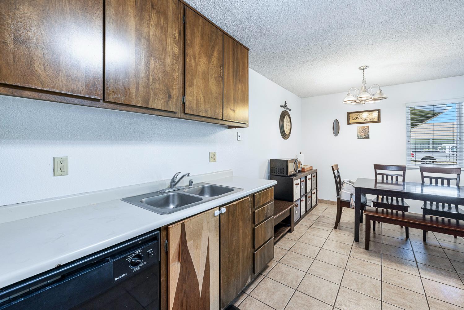 297 E Bullard Ave #109, Fresno, CA 93710