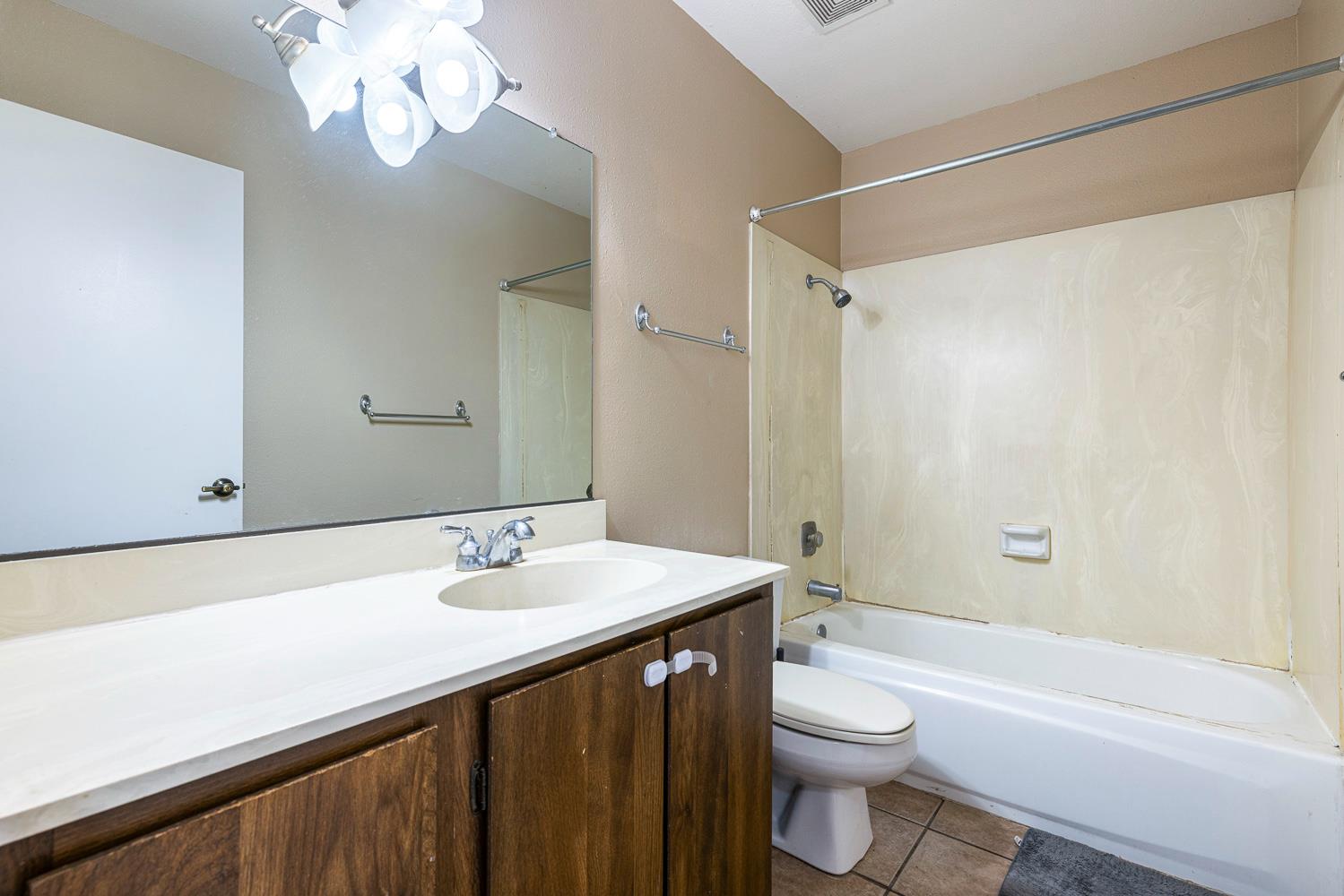 297 E Bullard Ave #109, Fresno, CA 93710