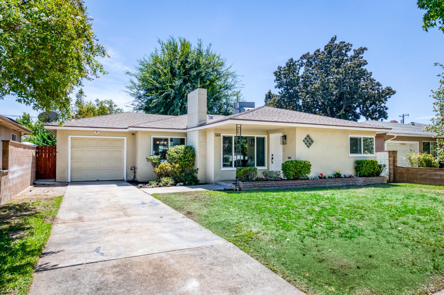 144 E Robinson Ave, Fresno, CA 93704