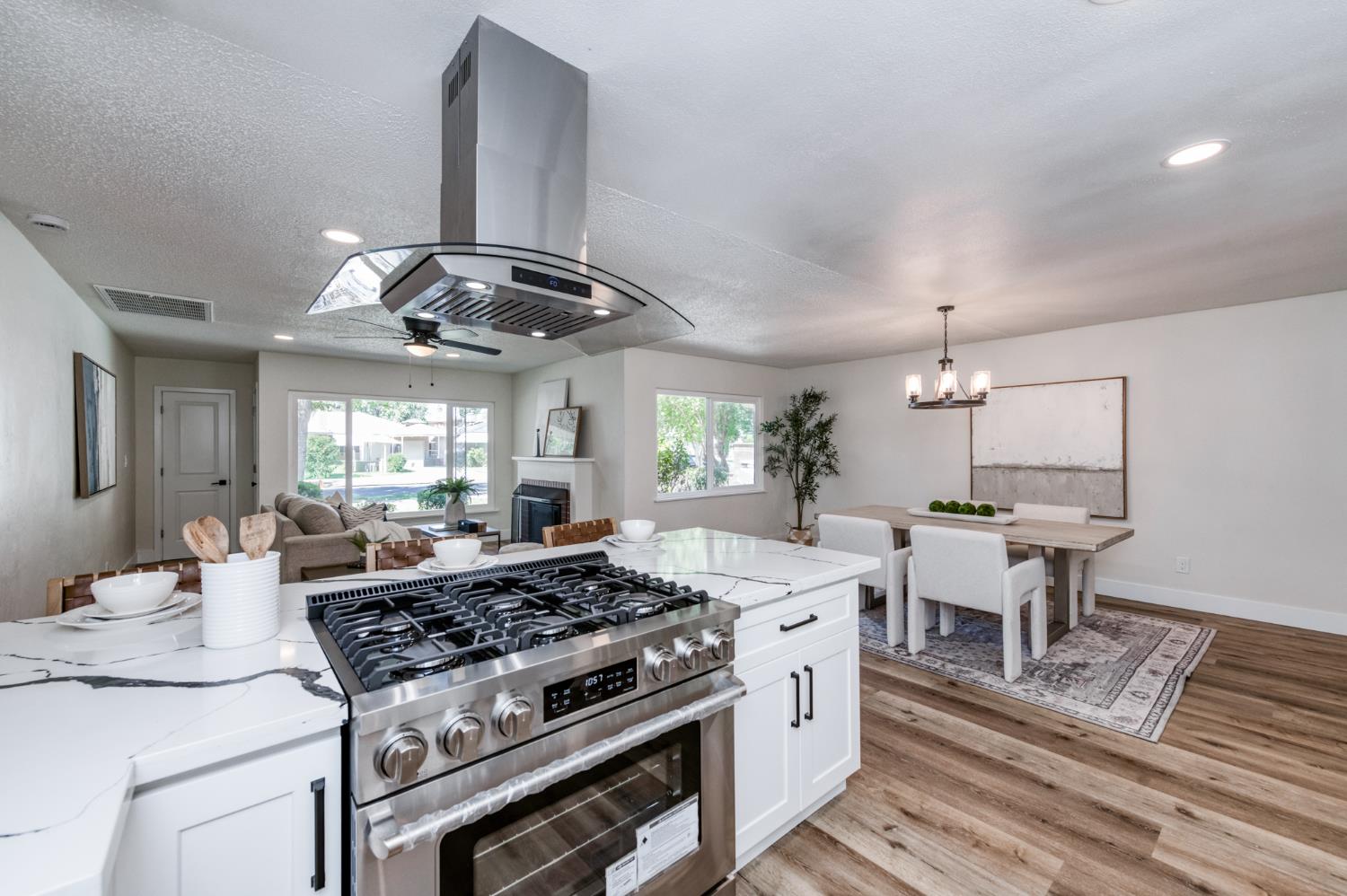 144 E Robinson Ave, Fresno, CA 93704