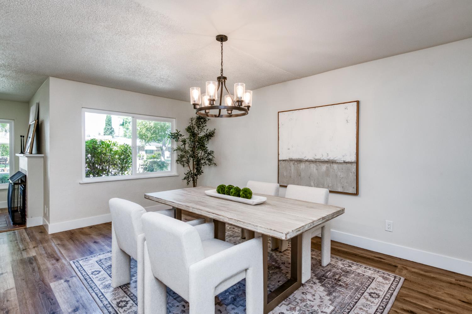 144 E Robinson Ave, Fresno, CA 93704