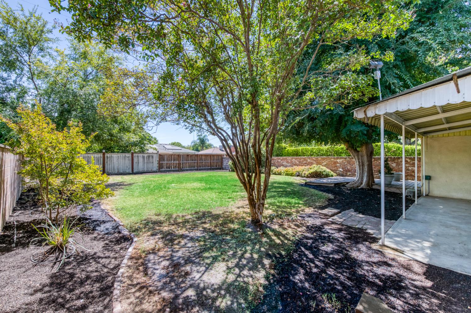 144 E Robinson Ave, Fresno, CA 93704
