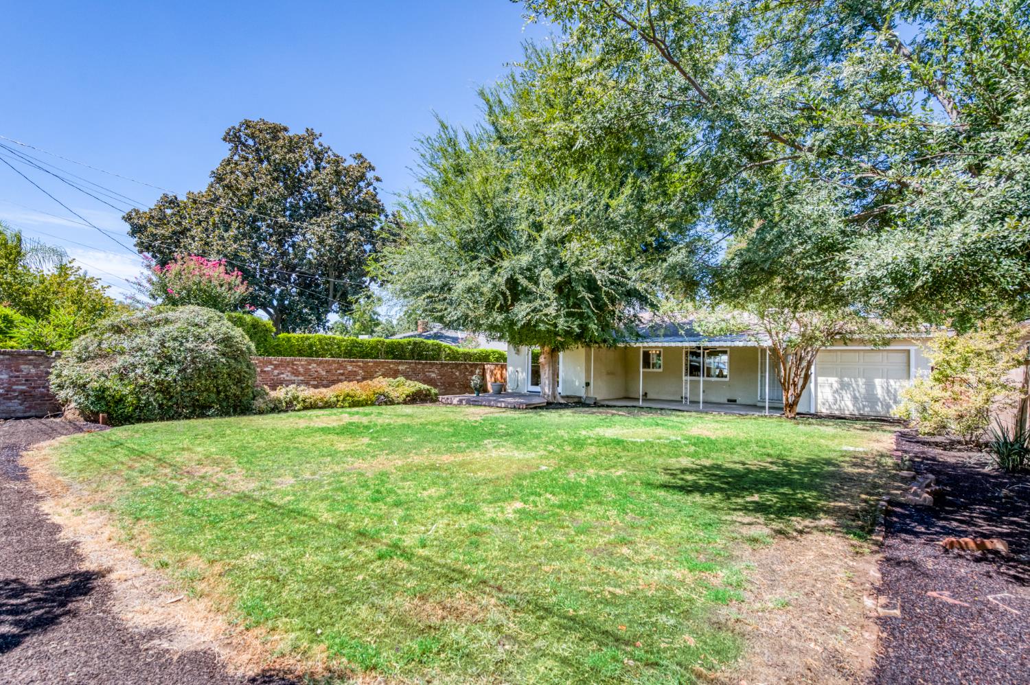 144 E Robinson Ave, Fresno, CA 93704