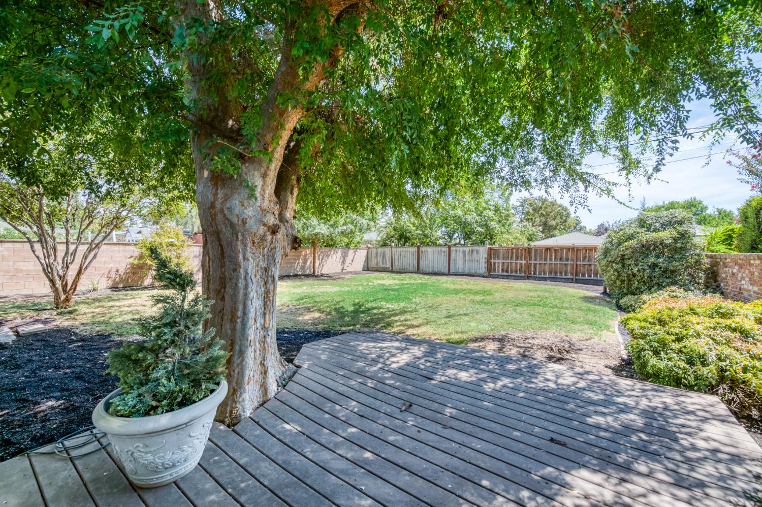 144 E Robinson Ave, Fresno, CA 93704