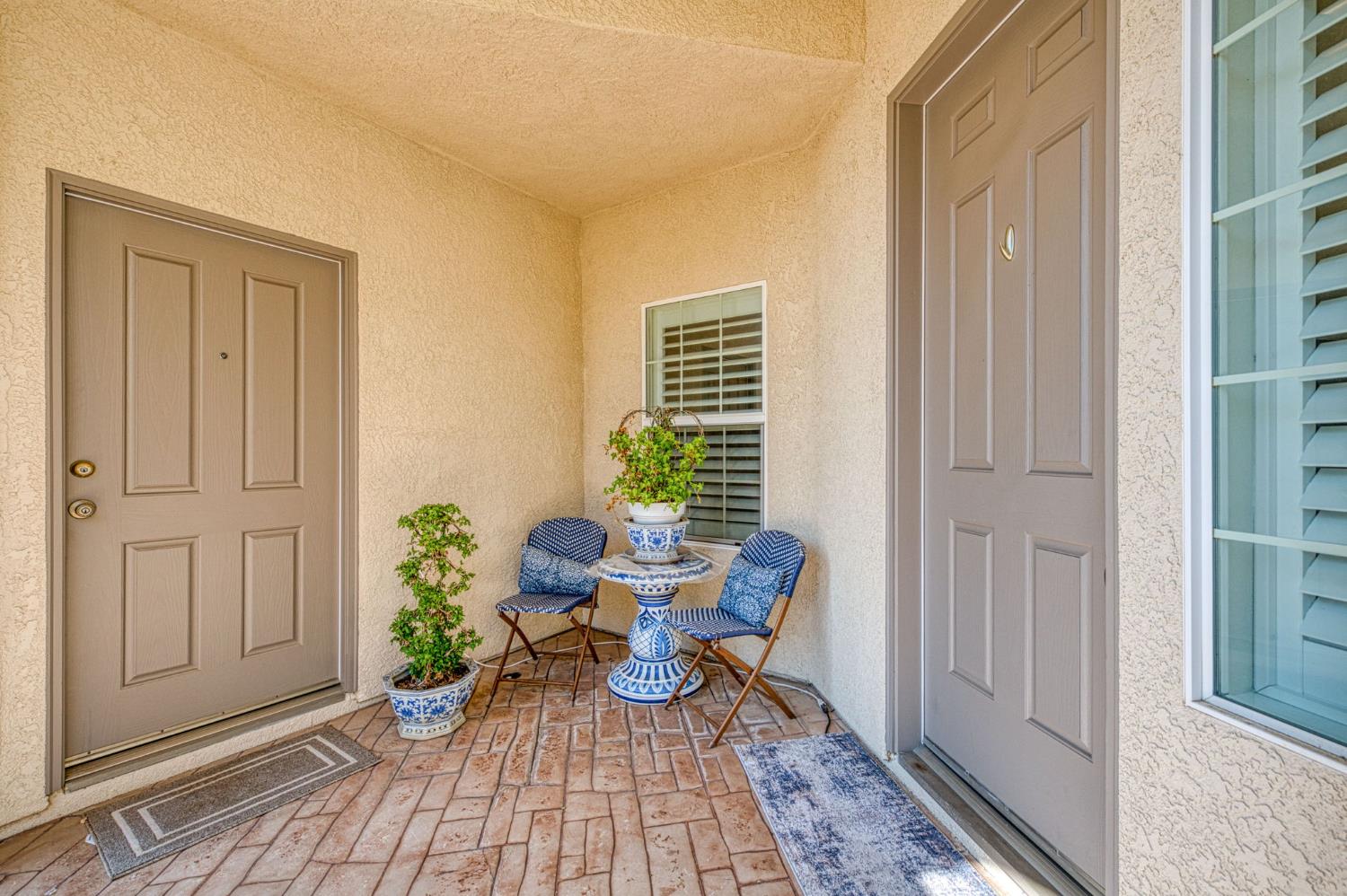 1140 E Sawgrass Ave, Fresno, CA 93730
