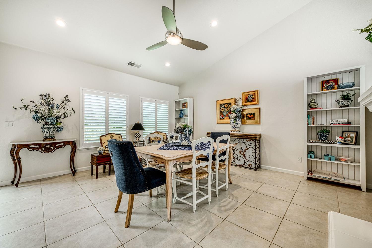 1140 E Sawgrass Ave, Fresno, CA 93730