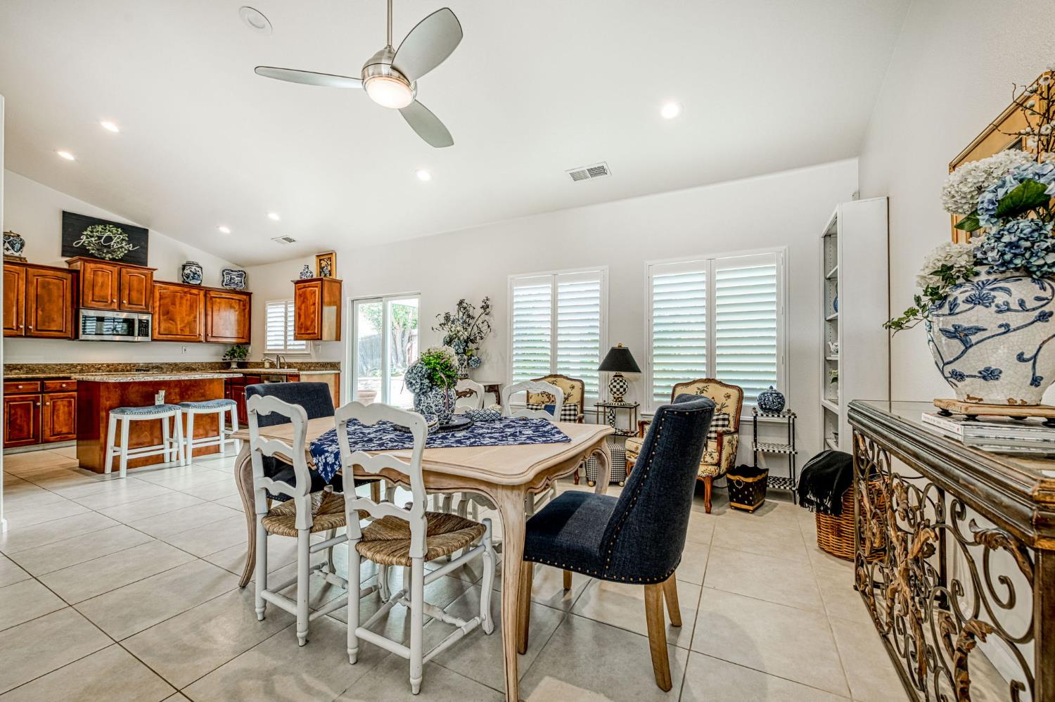 1140 E Sawgrass Ave, Fresno, CA 93730