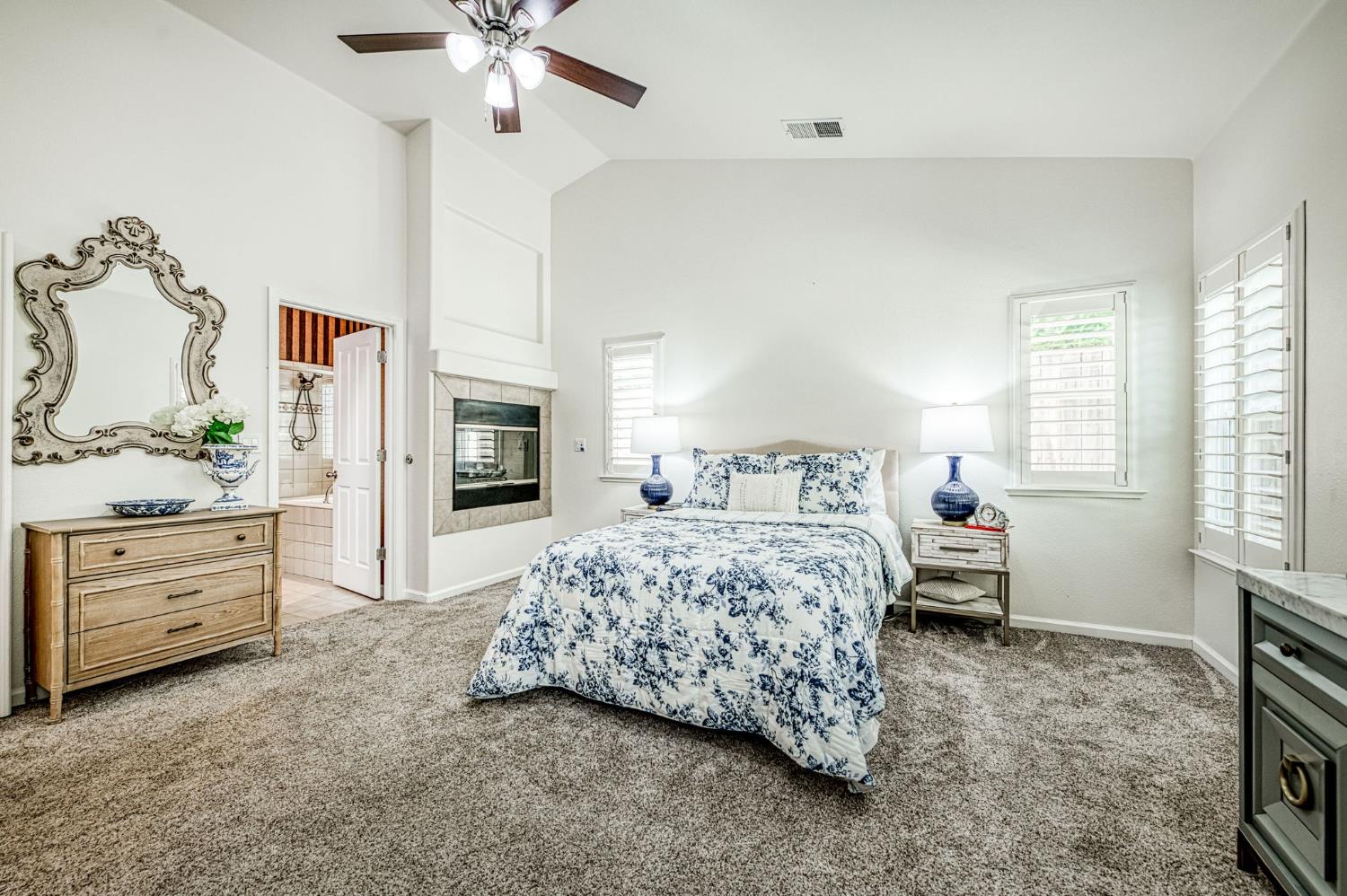 1140 E Sawgrass Ave, Fresno, CA 93730